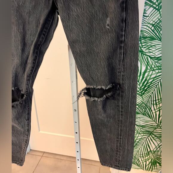 Levi’s Women’s Black Distressed Wedgie Straight Size 25 - Picture 4 of 12